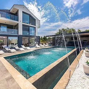 Seaview Apartment