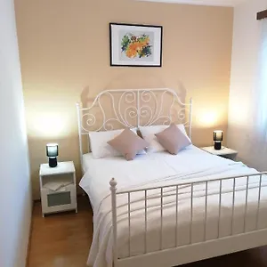 Mari Apartment