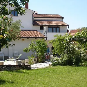 Gracia Apartment